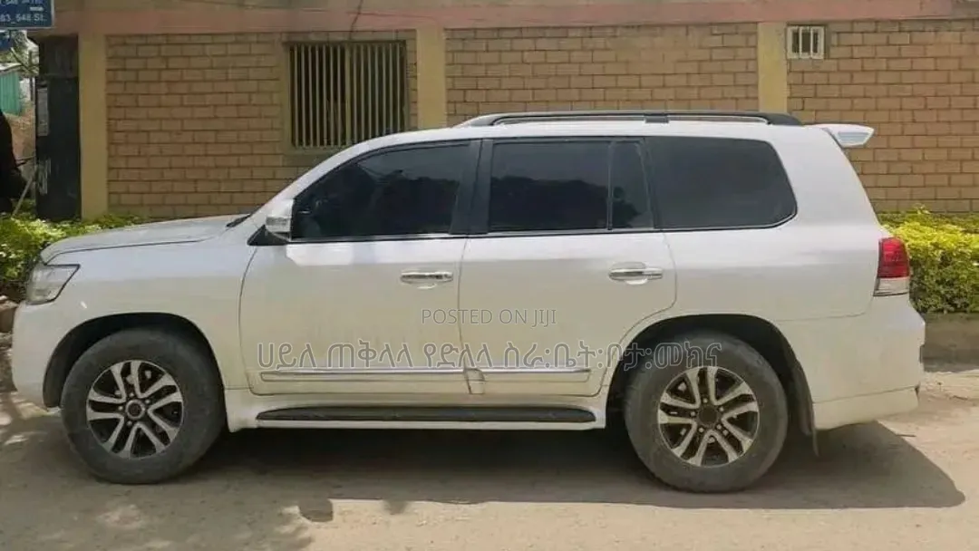 Toyota Land Cruiser 2014 Off white