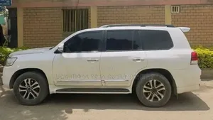 Toyota Land Cruiser 2014 Off white