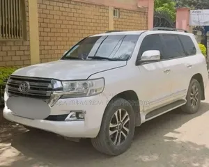 Toyota Land Cruiser 2014 Off white