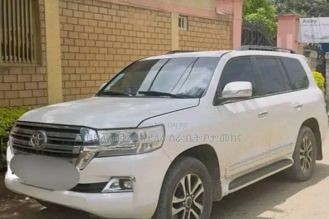 Toyota Land Cruiser 2014 Off white