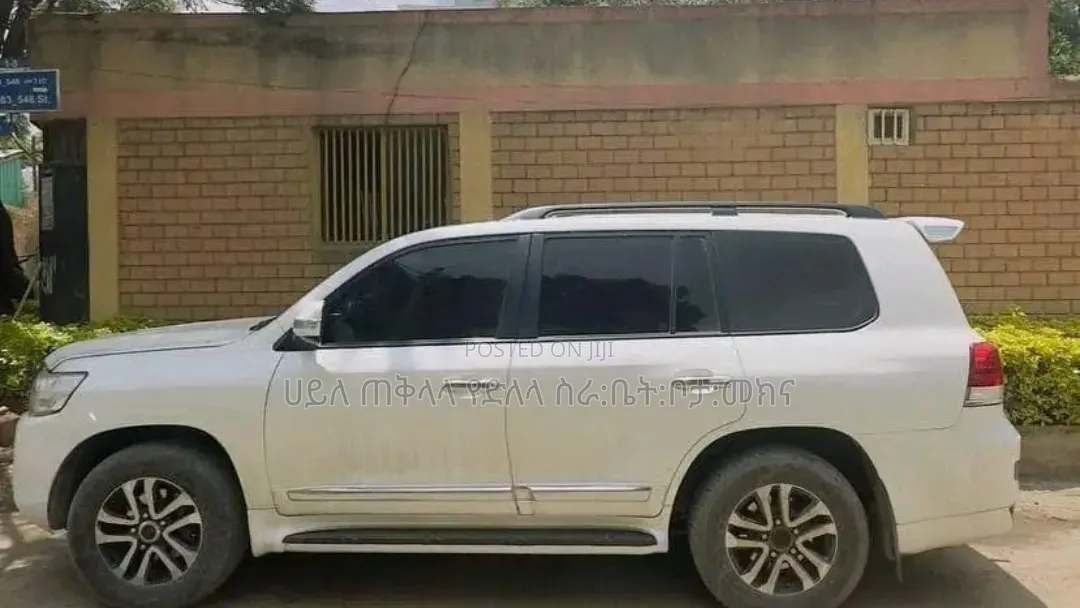 Toyota Land Cruiser 2014 Off white