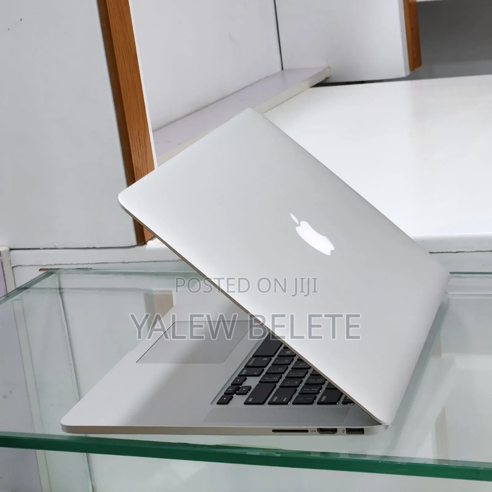 New Laptop Apple MacBook Pro 16GB Intel Core i7 SSD 512GB