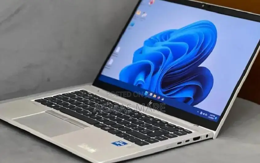 New Laptop HP EliteBook 830 G8 8GB Intel Core i5 SSD 512GB