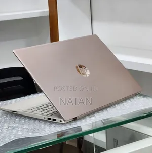 New Laptop HP Pavilion 15 8GB Intel Core i5 SSD 512GB