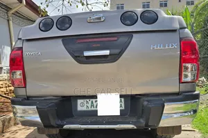 Toyota Hilux 2019 Gray