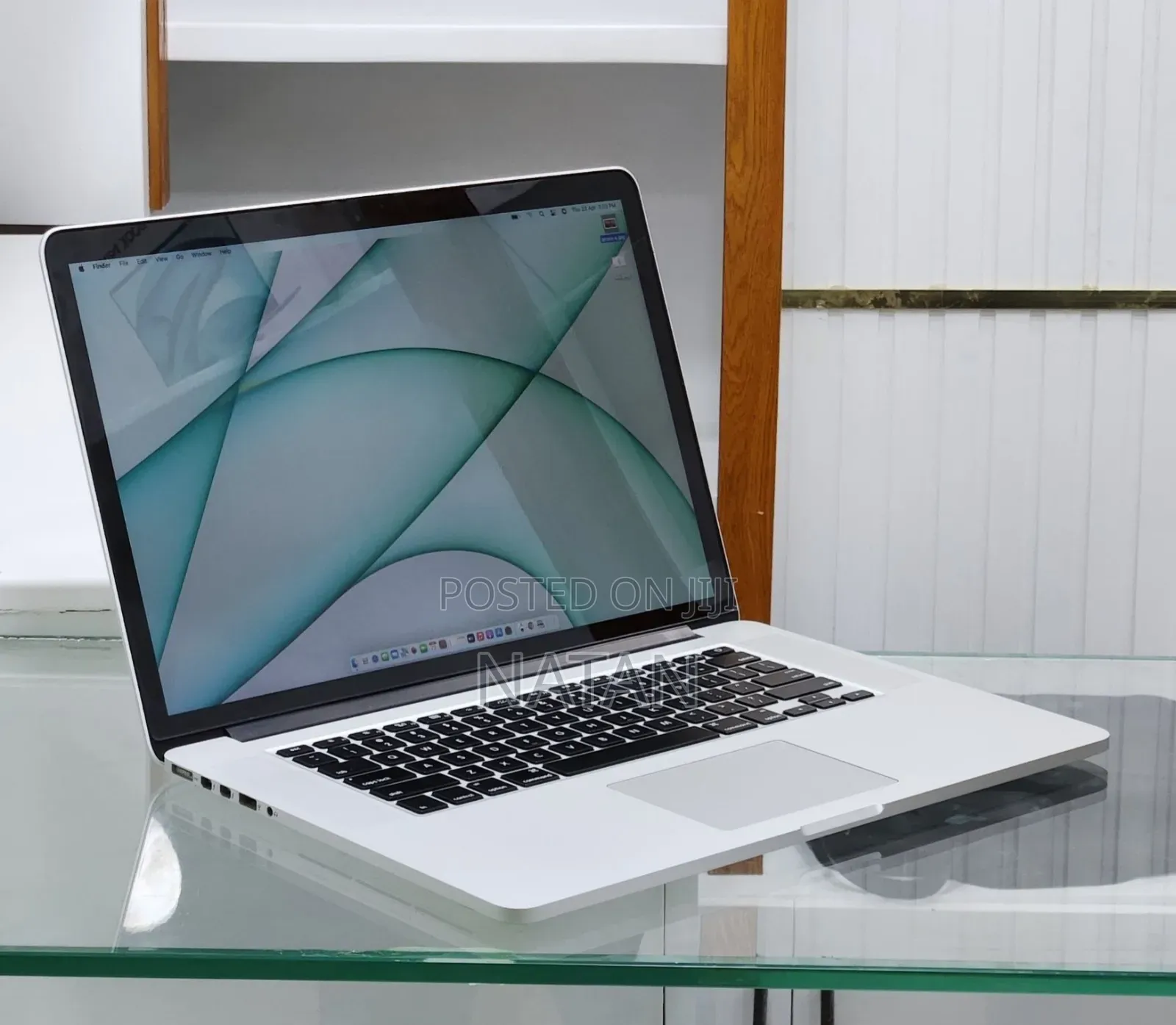 New Laptop Apple MacBook Pro 2015 16GB Intel Core i7 SSD 512GB