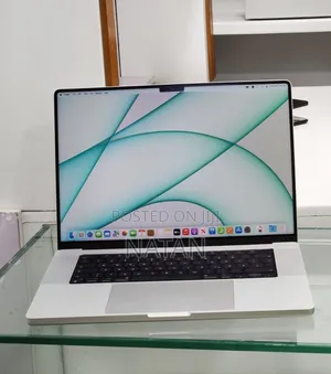 New Laptop Apple MacBook Pro 2015 16GB Intel Core i7 SSD 512GB