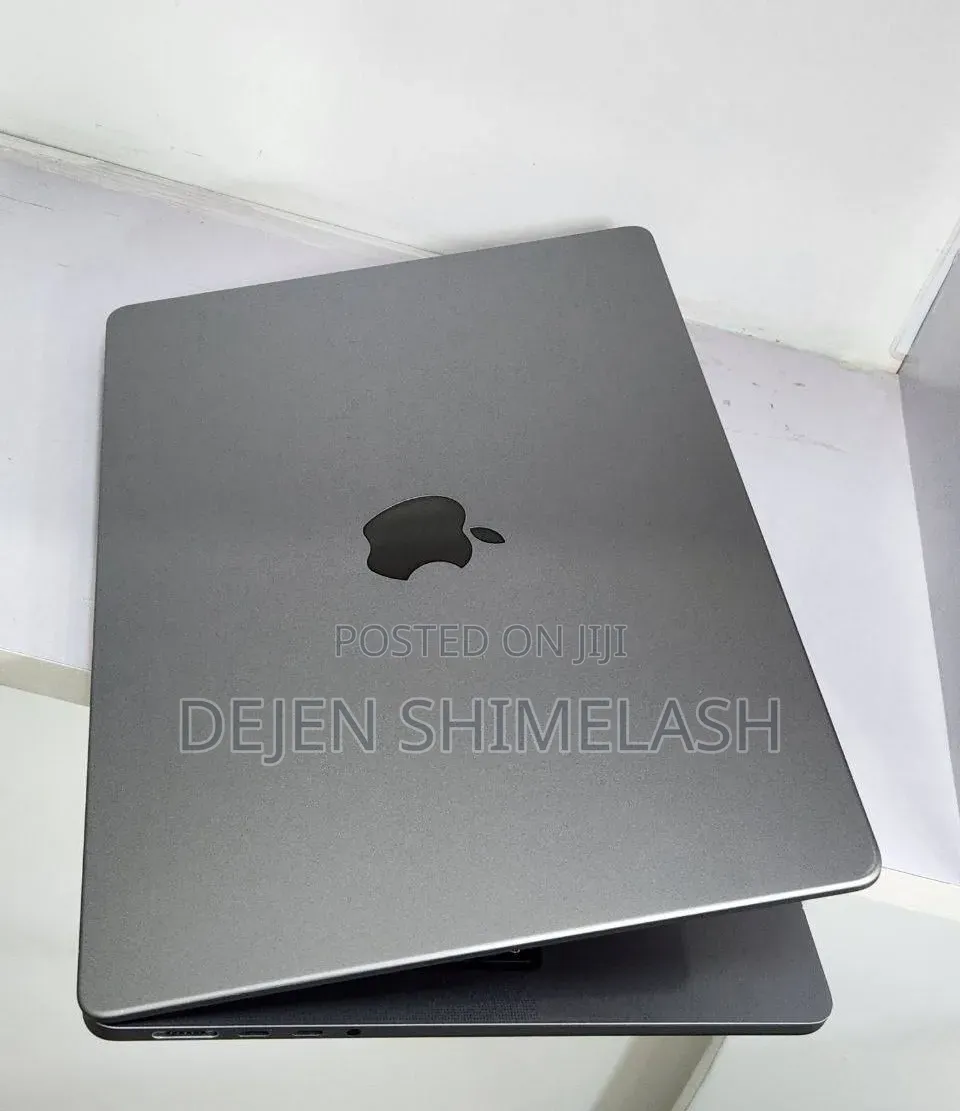 New Laptop Apple MacBook Pro 2019 16GB Intel Core i9 SSD 512GB