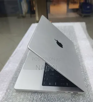 New Laptop Apple MacBook Pro 2021 M1 16GB Apple M1 Pro SSD 512GB