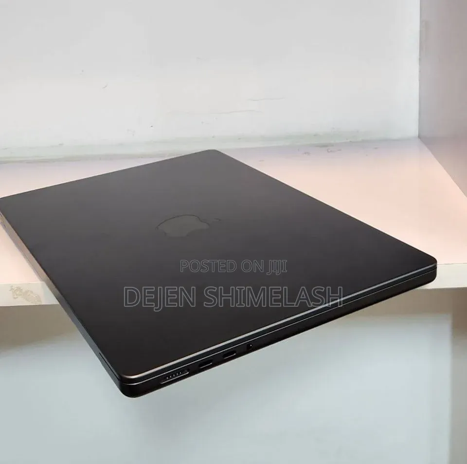 New Laptop Apple MacBook Pro 2025 M5 16GB Apple M5 Pro SSD 1T