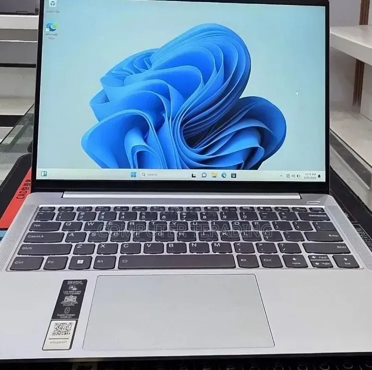 New Laptop Lenovo 16GB Intel Core i7 SSD 512GB