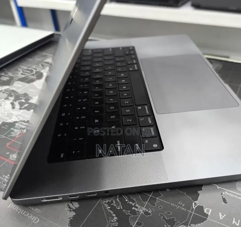 New Laptop Apple MacBook Pro 2021 M1 Max 16GB Apple M1 Pro SSD 1T