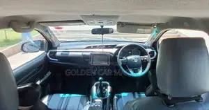 Toyota Hilux 2017 Gray