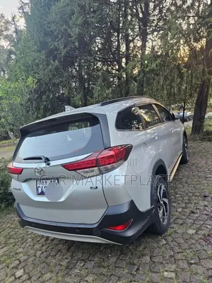Toyota Rush 2023 Silver