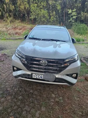 Toyota Rush 2023 Silver