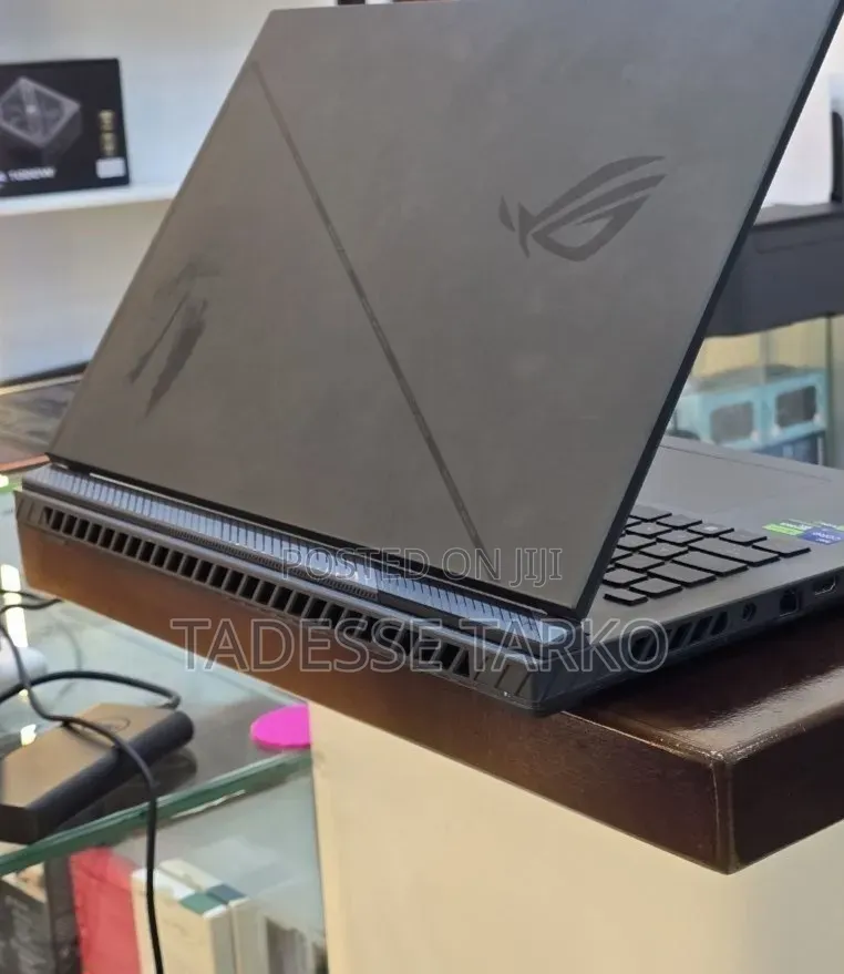 New Laptop Asus ROG Strix G17 16GB Intel Core i9 SSD 1T