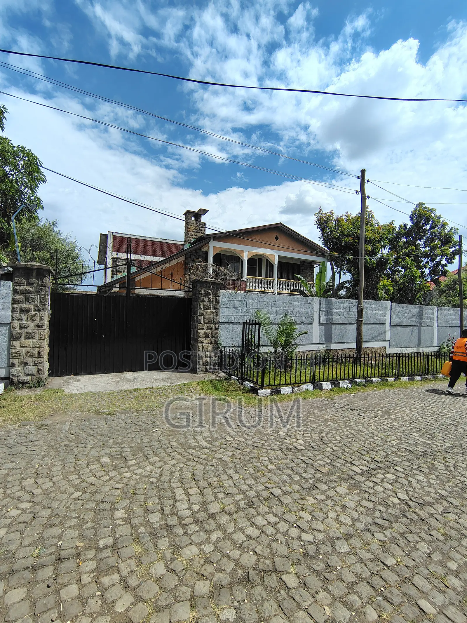 Furnished 4bdrm House in Bole for sale