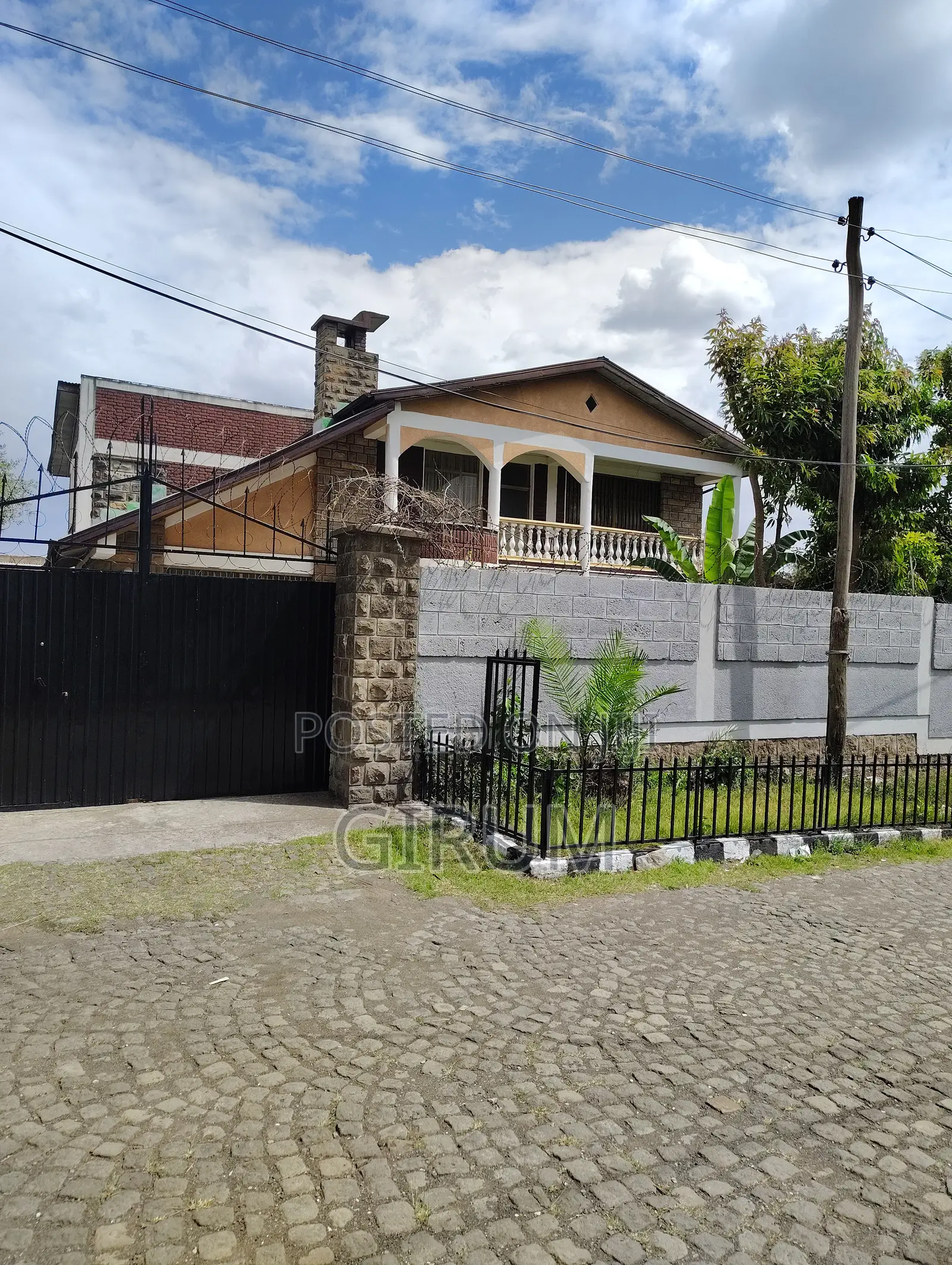 Furnished 4bdrm House in Bole for sale