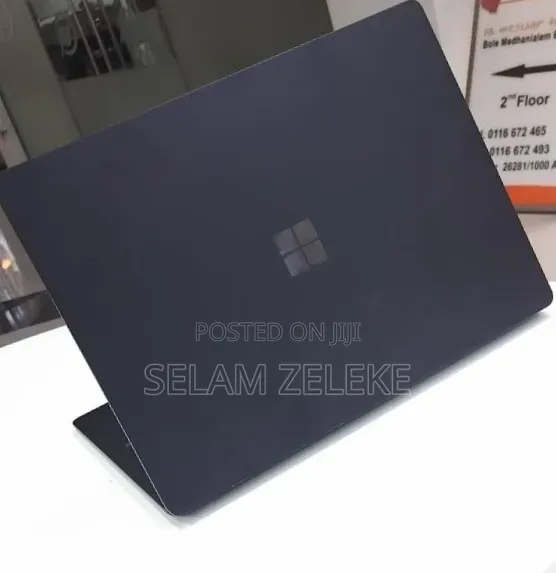 New Laptop Microsoft Surface 16GB Intel Core i7 SSD 512GB
