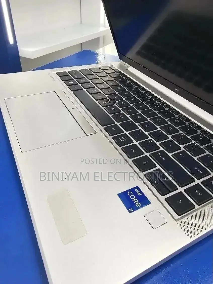 New Laptop HP EliteBook 840 G8 16GB Intel Core i7 SSD 512GB