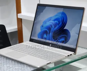 New Laptop HP Pavilion 15 8GB Intel Core i5 SSD 512GB
