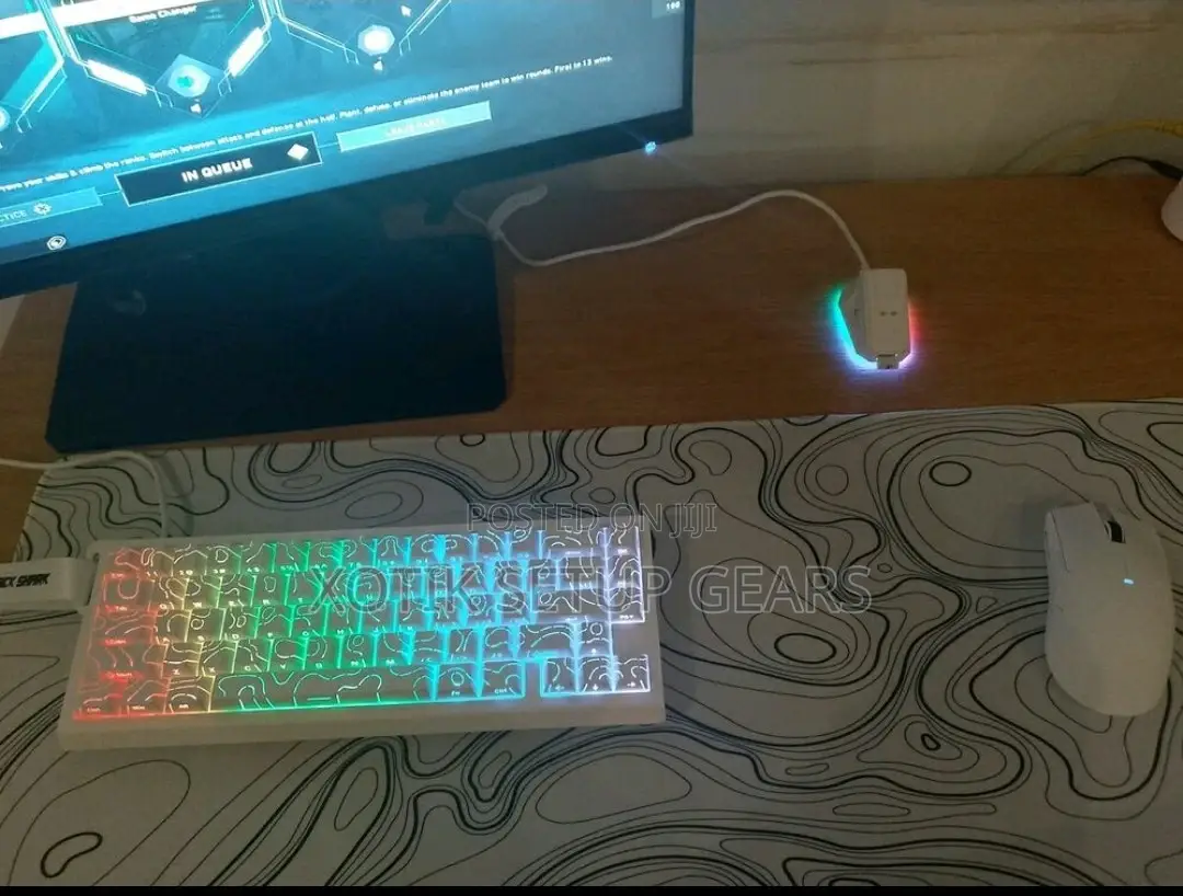 80 X 30 X 0.2cm White and Black Contour Themed Mouse Pad - Desk Mat