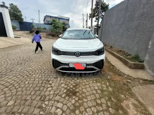 Volkswagen ID.6 2022 White