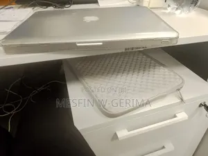 Laptop Apple MacBook 2012 4GB Intel SSD 1T