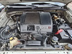 Toyota Hilux 2009 Gold
