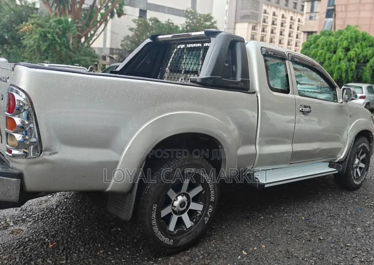 Toyota Hilux 2009 Gold