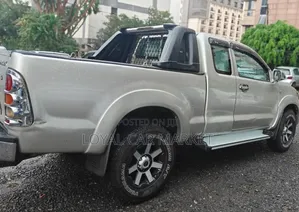 Toyota Hilux 2009 Gold
