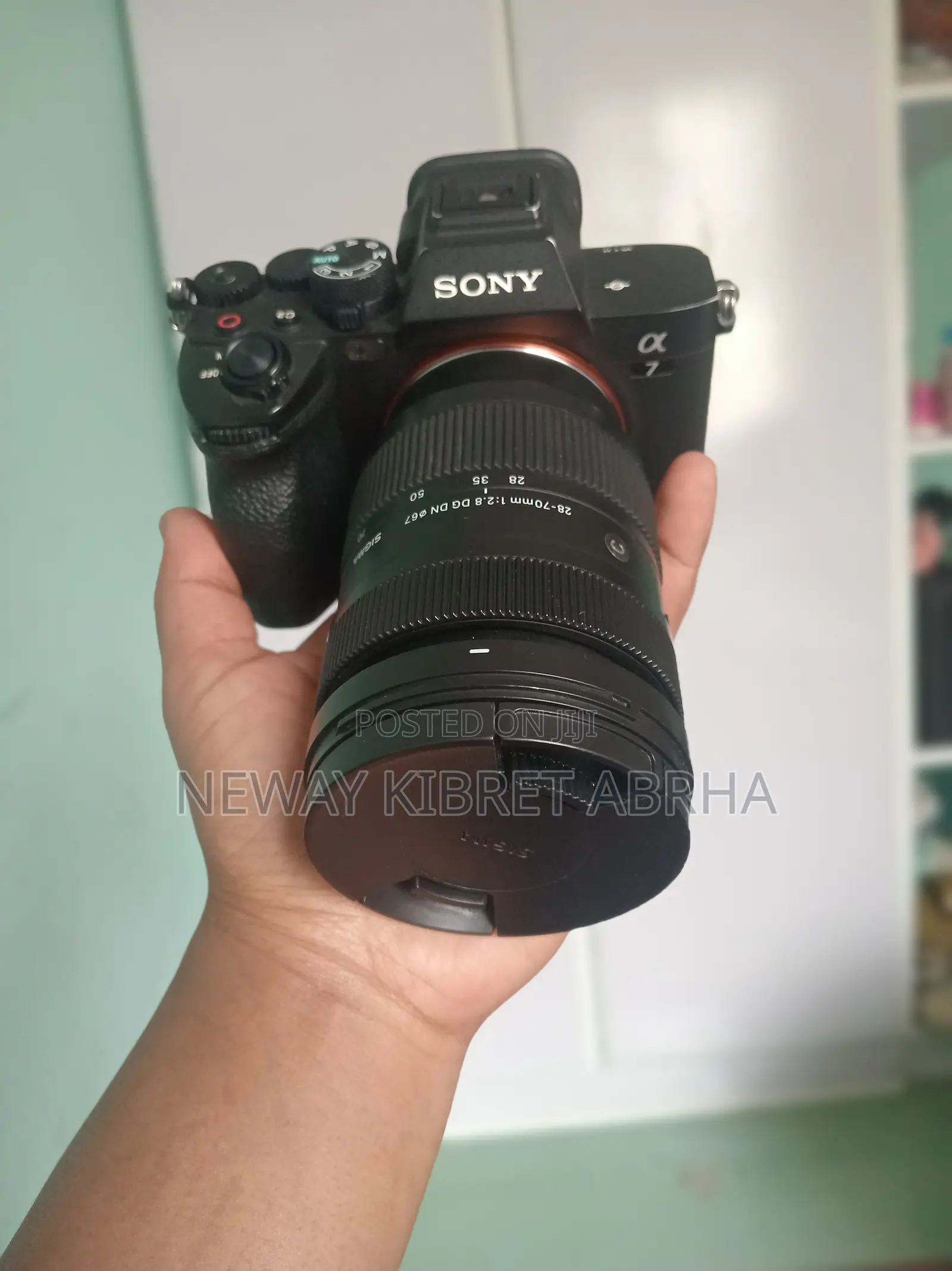 Sony A7 Iv + Sigma 28-70mm F2.8 2 Batteries + Charger Excellen