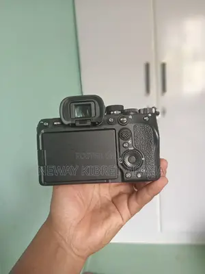 Sony A7 Iv + Sigma 28-70mm F2.8 2 Batteries + Charger Excellen