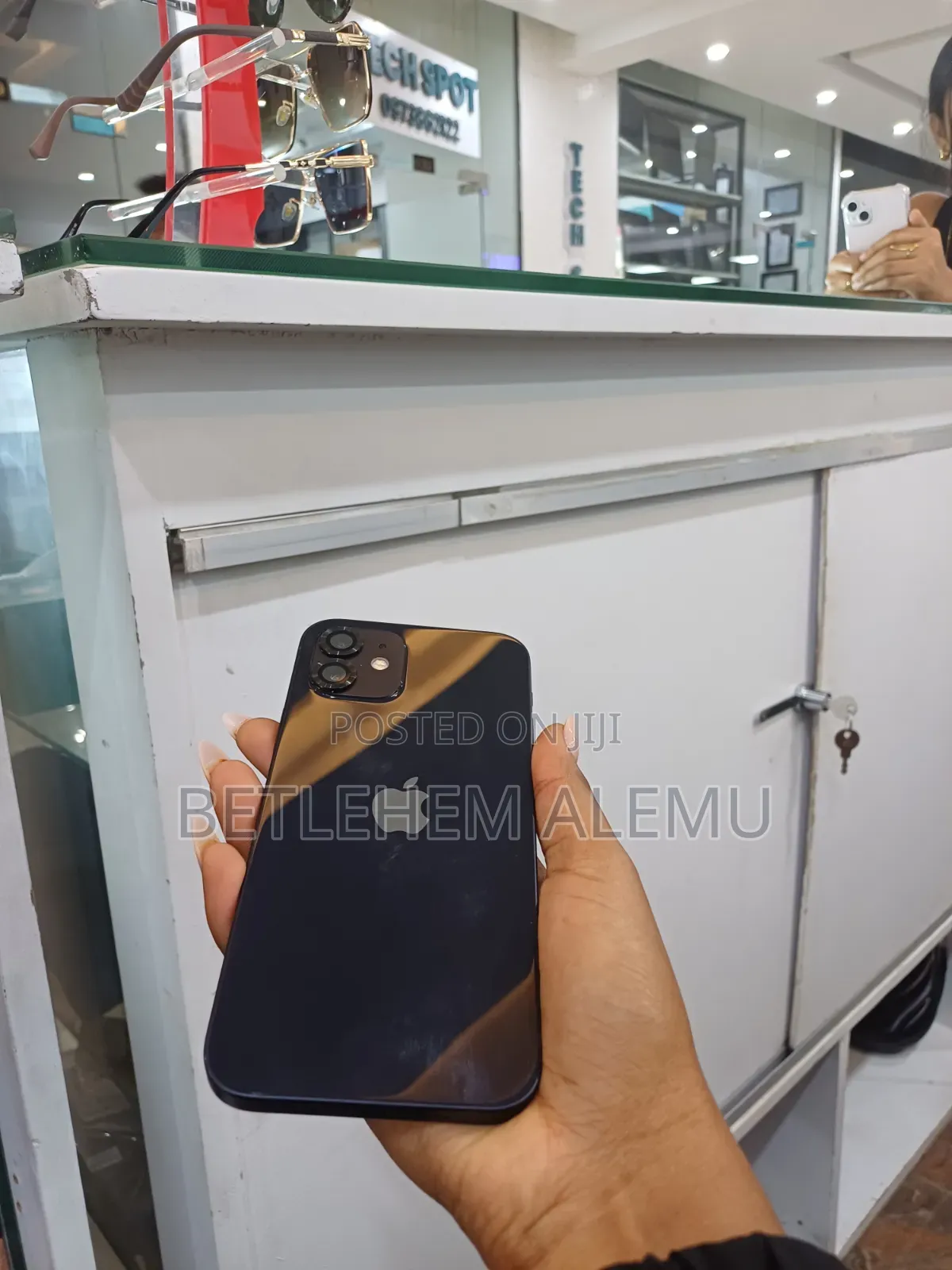 New Apple iPhone 12 64 GB Black
