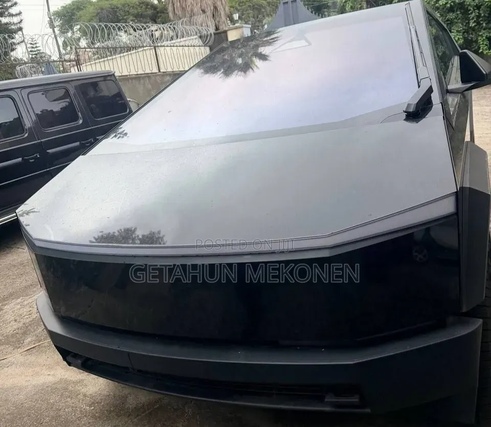 New Tesla Cybertruck Cyberbeast AWD 2025 Black