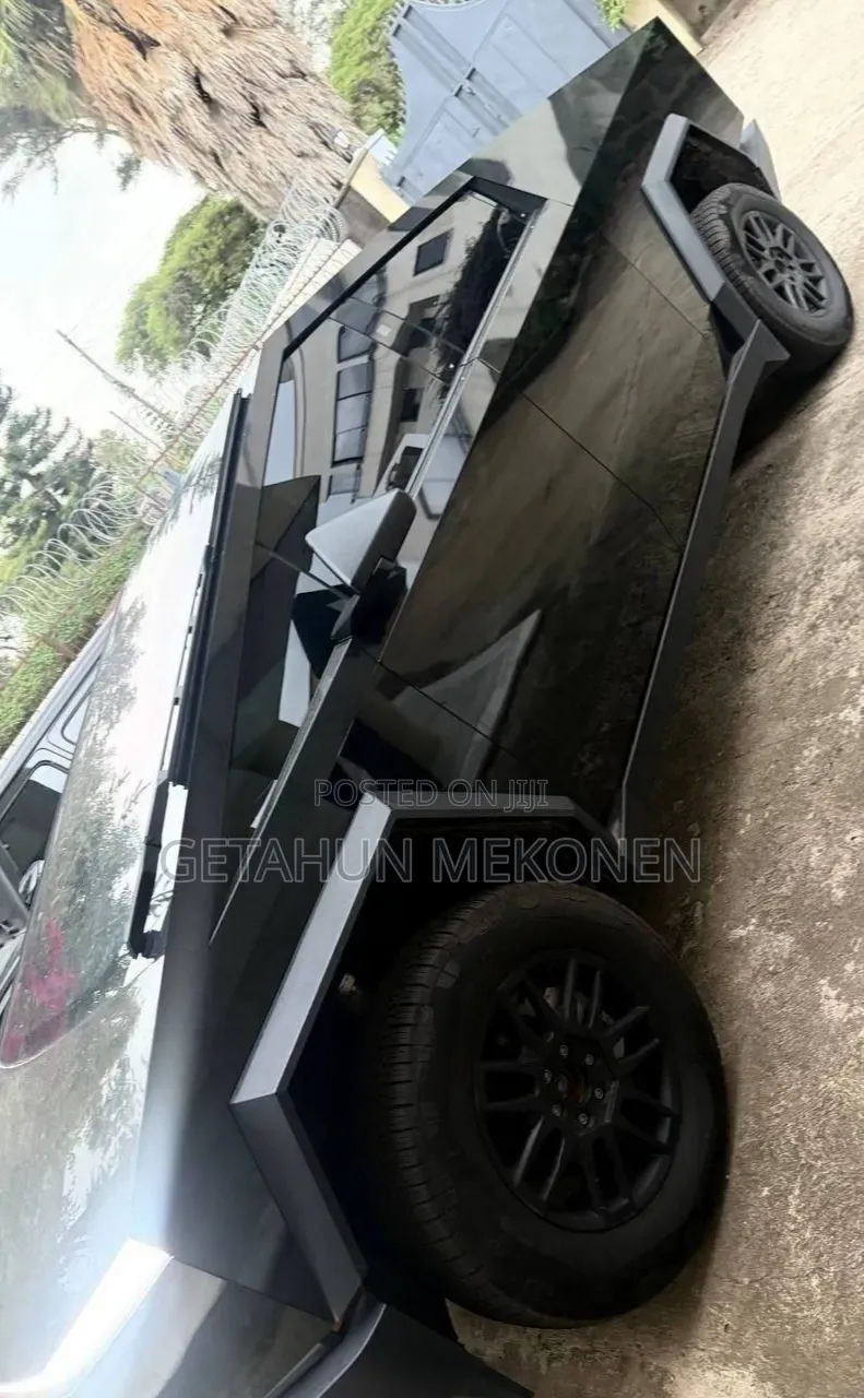 New Tesla Cybertruck Cyberbeast AWD 2025 Black