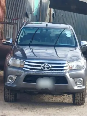 Toyota Hilux 2017 Gray
