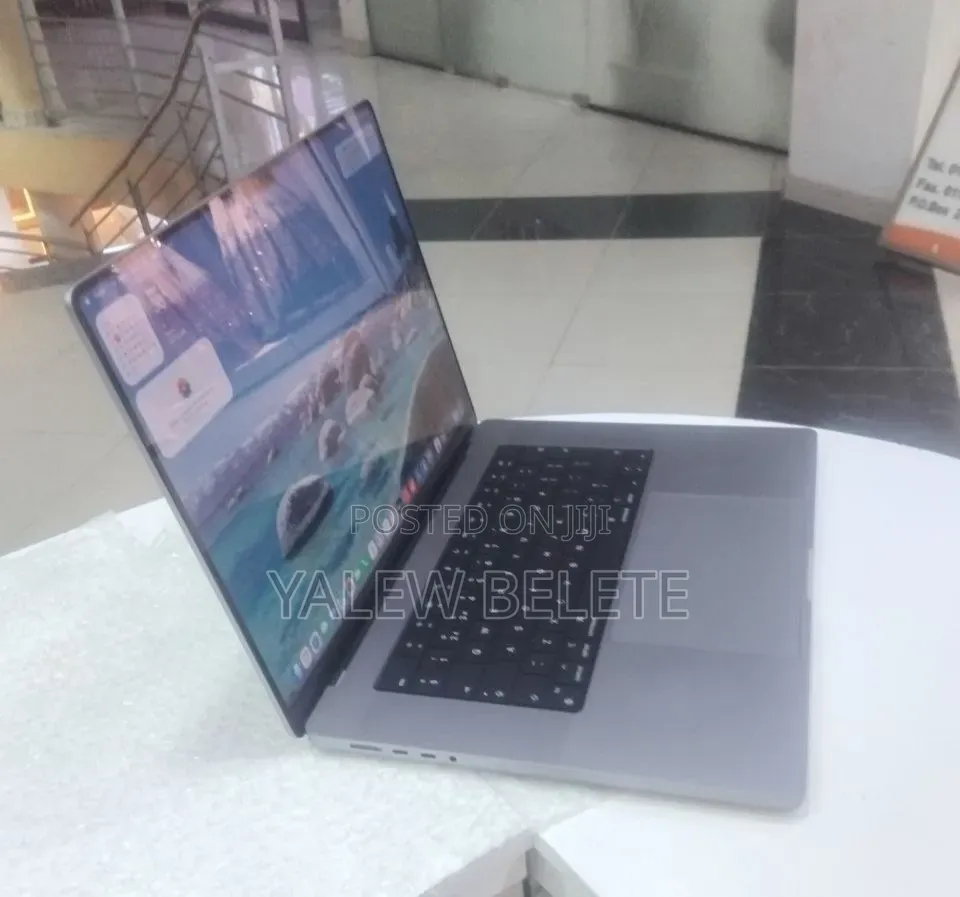 New Laptop Apple MacBook Pro 64GB Apple M1 Max SSD 1T