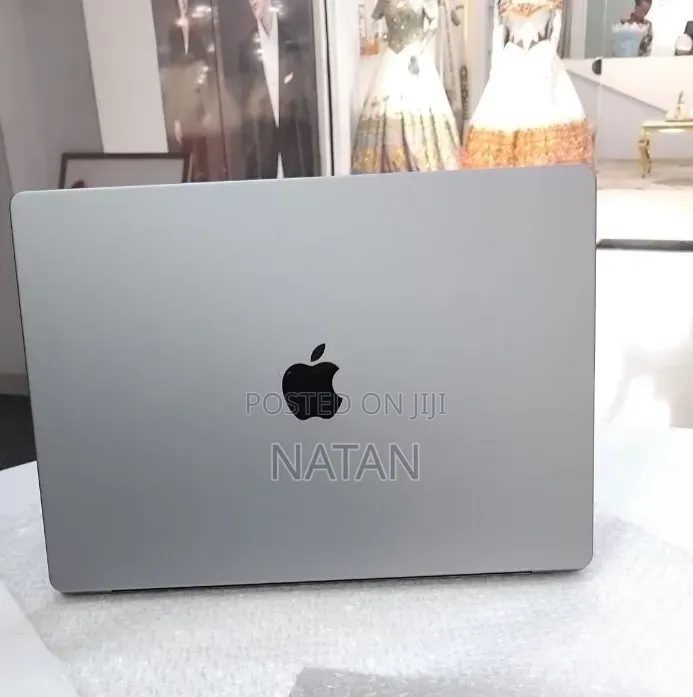 New Apple MacBook Pro 2021 M1 Max 64GB Apple M1 Pro SSHD (Hybrid) 1T