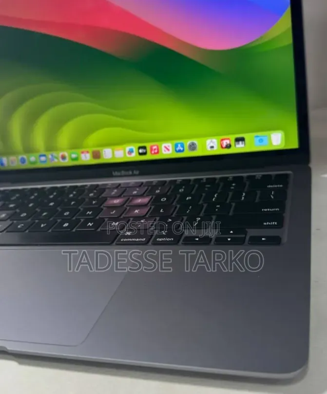 New Laptop Apple MacBook Air 2020 M1 16GB Apple M1 SSD 256GB