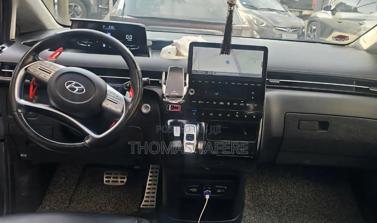 Hyundai Staria 2022 Black