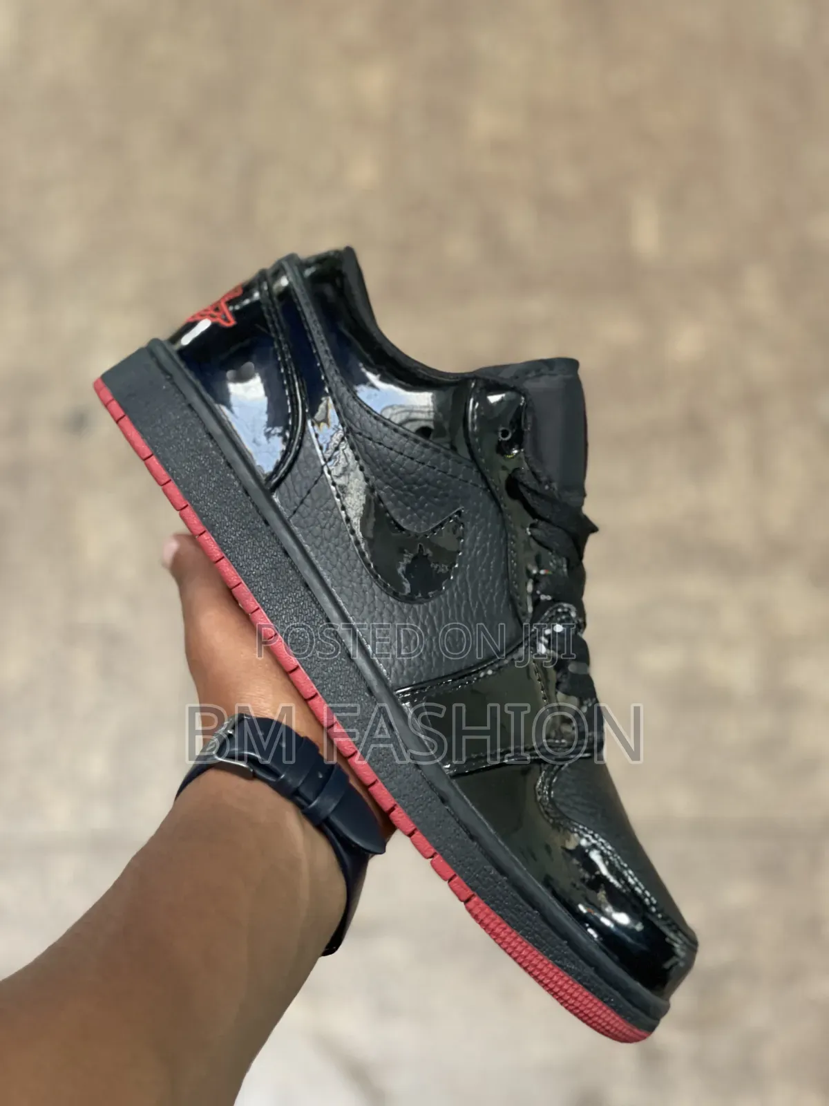 Air Jordan 1 Low Iconic Streetwear