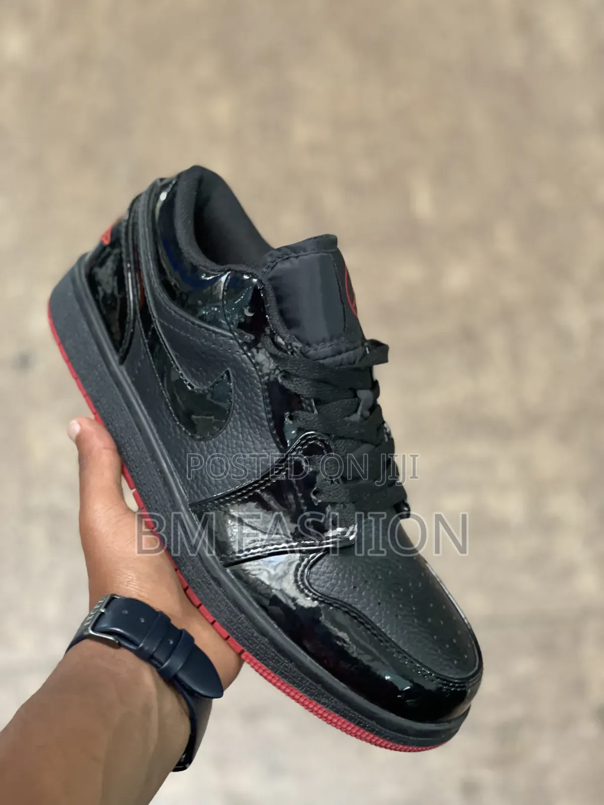 Air Jordan 1 Low Iconic Streetwear