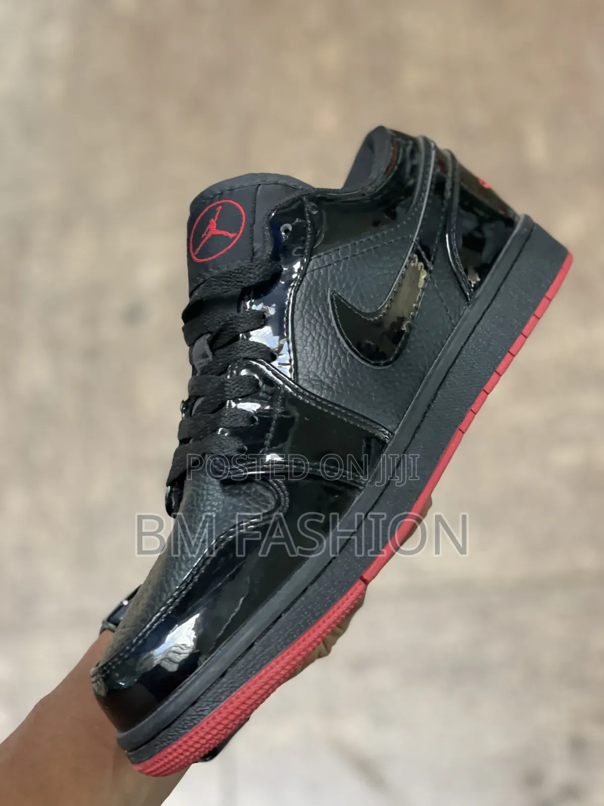 Air Jordan 1 Low Iconic Streetwear