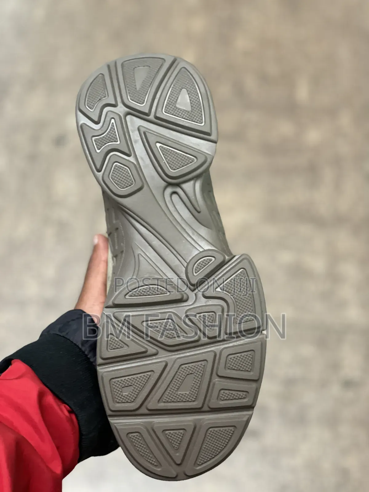 Desert Sand: The Ultimate Zippered Essential