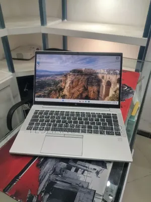 New Laptop HP EliteBook 840 G8 16GB Intel Core i5 SSD 512GB