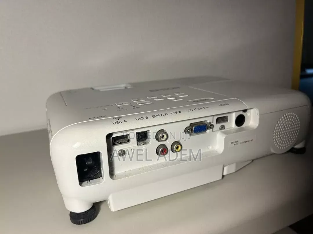 Epson Eb-S05 Hd 3lcd 3200 Lumens Svga Projector
