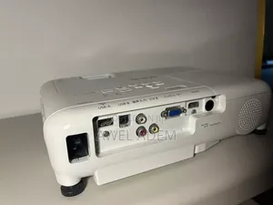 Epson Eb-S05 Hd 3lcd 3200 Lumens Svga Projector