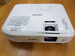 Epson Eb-S05 Hd 3lcd 3200 Lumens Svga Projector