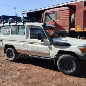 Toyota Land Cruiser 2009 White